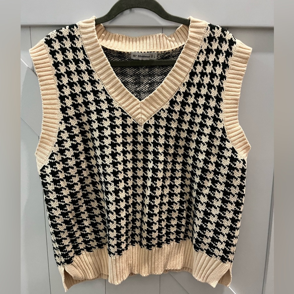 Houndstooth Sweater Vest